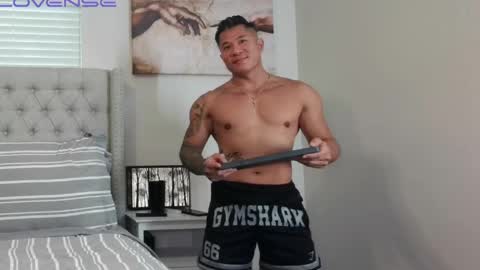 Snapshot of kevinkham chatting on 05/16/26, 08:07 kevinkham online show from 05/16/26, 08:07