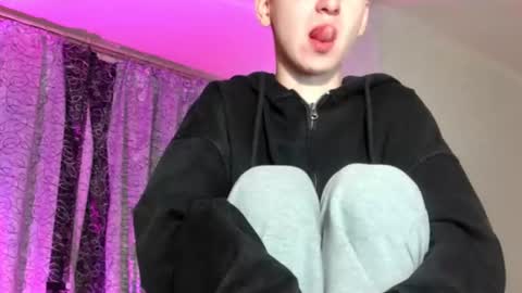 kevinsupershy online show from 06/25/26, 08:35