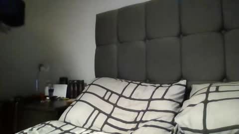 Snapshot of kevlooking4sez chatting on 12/19/24, 01:07 kevlooking4sez online show from 12/19/24, 01:07