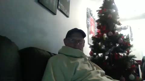 Snapshot of kevlooking4sez chatting on 12/27/24, 11:21 kevlooking4sez online show from 12/27/24, 11:21