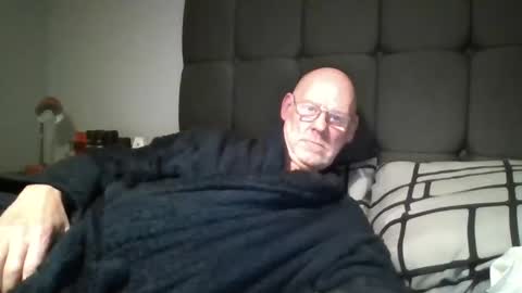 Snapshot of kevlooking4sez chatting on 01/15/25, 11:40 kevlooking4sez online show from 01/15/25, 11:40