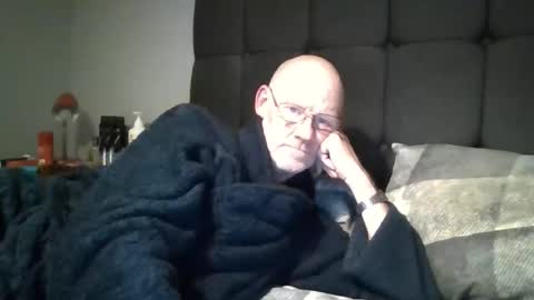 Snapshot of kevlooking4sez chatting on 10/10/25, 12:09 kevlooking4sez online show from 10/10/25, 12:09