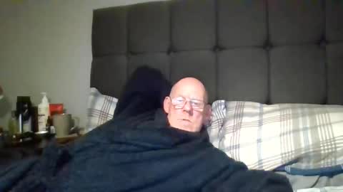 kevlooking4sez online show from 11/16/25, 01:55