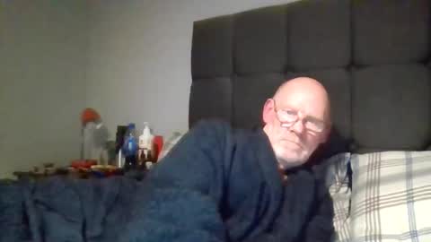 kevlooking4sez online show from 12/20/25, 11:45