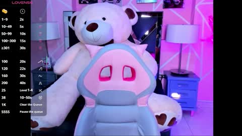 Keyla noa online show from 12/15/25, 07:18