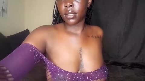 Snapshot of keylaa4 chatting on 09/18/25, 03:52 keyla online show from 09/18/25, 03:52