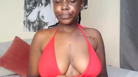 Snapshot of keylaa4 chatting on 11/01/25, 02:41 keyla online show from 11/01/25, 02:41