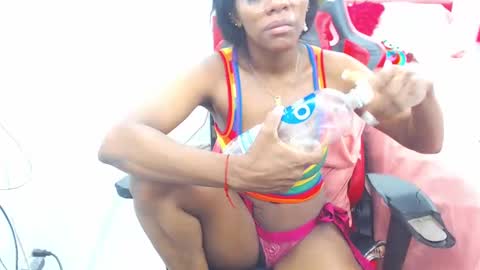 Snapshot of keyra_dainty chatting on 01/05/25, 10:53 Sandy Saenz online show from 01/05/25, 10:53