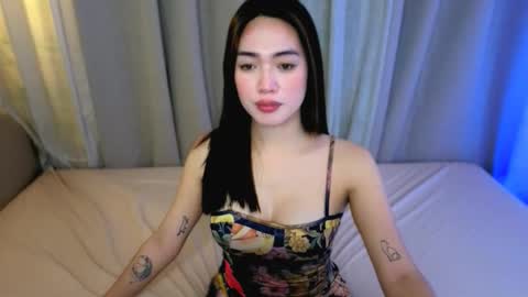 Snapshot of khaleesi_sonrisa chatting on 02/17/26, 03:29 sonrisa online show from 02/17/26, 03:29