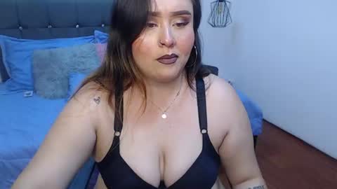 Snapshot of khalia_ chatting on 06/13/26, 07:45 K H A I L A online show from 06/13/26, 07:45