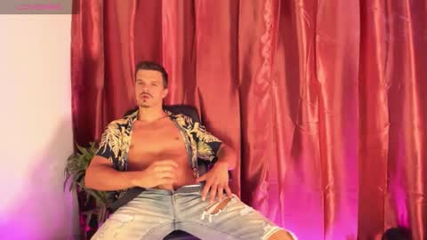 Snapshot of khatarsis2000 chatting on 09/16/25, 04:02 DonyBrown online show from 09/16/25, 04:02