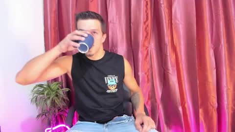 Snapshot of khatarsis2000 chatting on 09/25/25, 03:10 DonyBrown online show from 09/25/25, 03:10