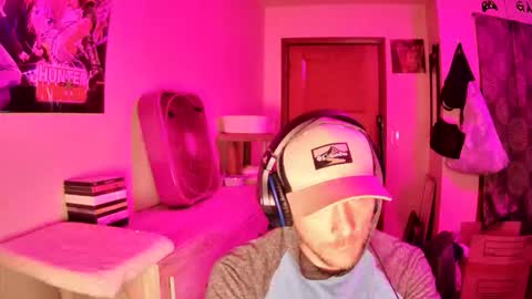 Snapshot of kheezygg chatting on 12/15/25, 11:36 KevKev online show from 12/15/25, 11:36