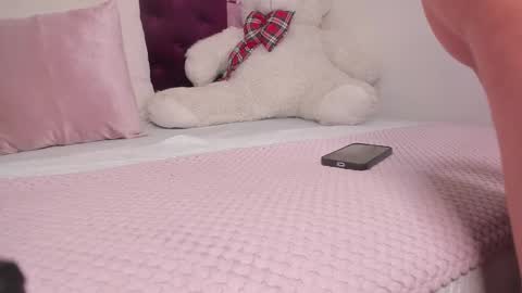 Snapshot of khloe_cutee chatting on 11/20/25, 05:45 Khloe Cute online show from 11/20/25, 05:45