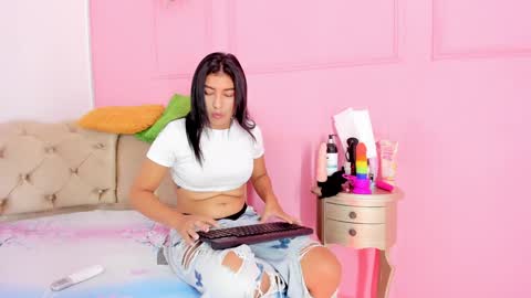 Khloe online show from 12/10/24, 03:20