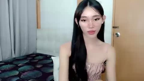 Snapshot of khloedoll_ chatting on 11/27/25, 01:24 khloe online show from 11/27/25, 01:24