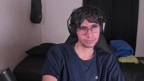 khozler_ online show from 09/24/25, 02:04