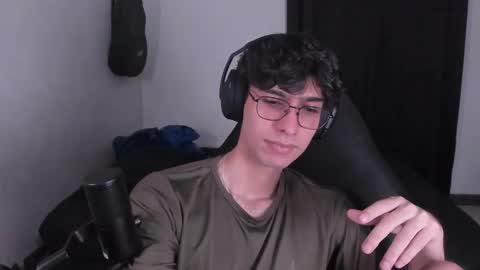 Snapshot of khozler_ chatting on 09/30/25, 12:37 khozler_ online show from 09/30/25, 12:37