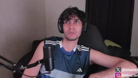 Snapshot of khozler_ chatting on 10/15/25, 02:11 khozler_ online show from 10/15/25, 02:11