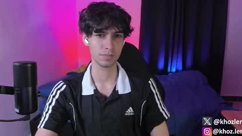 Snapshot of khozler_ chatting on 11/14/25, 02:32 khozler_ online show from 11/14/25, 02:32