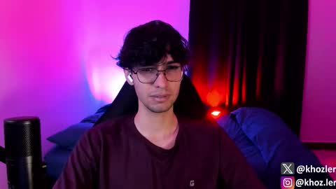 Snapshot of khozler_ chatting on 11/15/25, 02:20 khozler_ online show from 11/15/25, 02:20