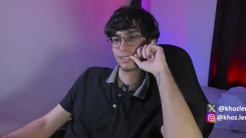 Snapshot of khozler_ chatting on 11/28/25, 03:53 khozler_ online show from 11/28/25, 03:53