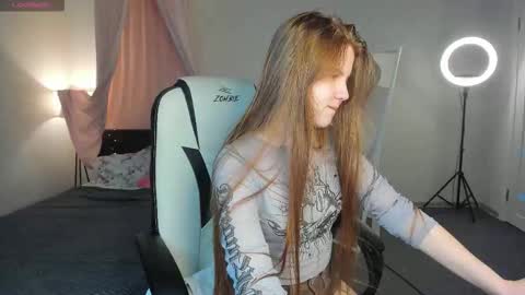 Ellie online show from 10/08/25, 03:04