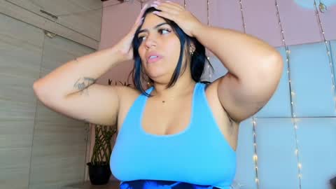 Snapshot of kiana_cream chatting on 01/23/25, 11:37 N M online show from 01/23/25, 11:37