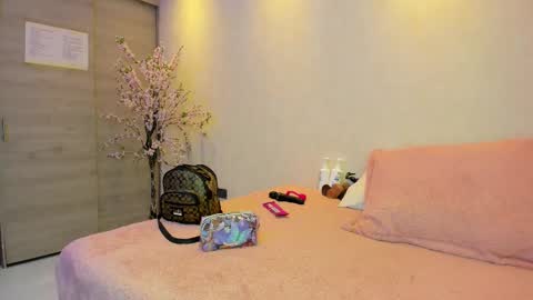    N         M online show from 10/18/25, 11:33