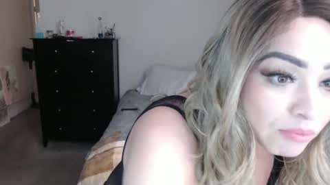 Snapshot of kiannaluv chatting on 12/31/24, 02:40 kiannaluv online show from 12/31/24, 02:40