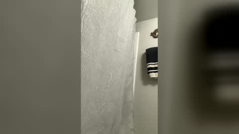 Snapshot of kiannaluv chatting on 01/19/26, 12:31 kiannaluv online show from 01/19/26, 12:31