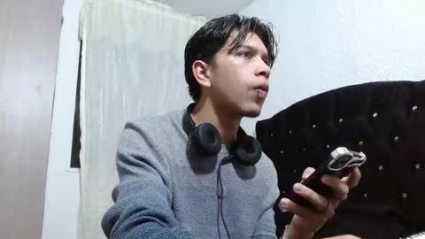 Adrian  Chlloe online show from 09/18/25, 01:40