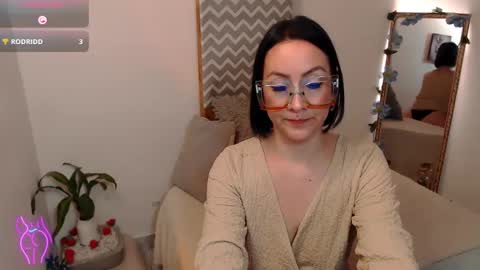 Snapshot of kiara_bermont chatting on 09/22/25, 03:47 Kiara Bermont online show from 09/22/25, 03:47