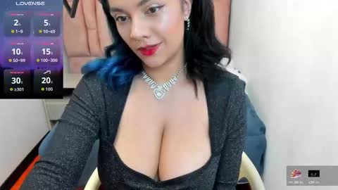 Snapshot of kiara_cruz__ chatting on 10/20/25, 08:42 kiara Cruz online show from 10/20/25, 08:42