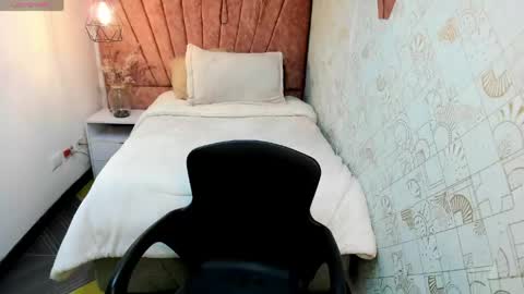 kiara Cruz online show from 04/29/26, 07:53