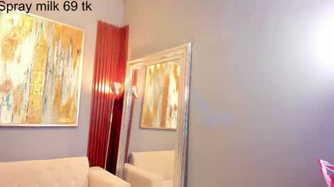 Snapshot of kiara_curls chatting on 05/21/26, 11:17 Kiara online show from 05/21/26, 11:17