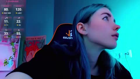 Kira online show from 09/18/25, 08:55