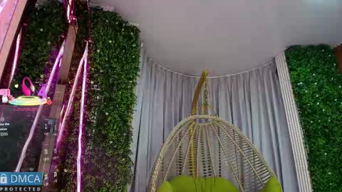 Kiara Zahiri online show from 09/11/25, 10:48