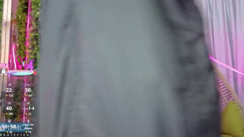 Kiara Zahiri online show from 10/04/25, 11:08