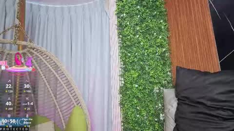 Kiara Zahiri online show from 10/30/25, 11:00