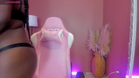 Snapshot of kiaraadvani_ chatting on 09/21/25, 01:35 Kiara online show from 09/21/25, 01:35