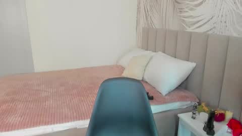 Snapshot of kiaracoule chatting on 11/04/25, 01:48 Kiara online show from 11/04/25, 01:48