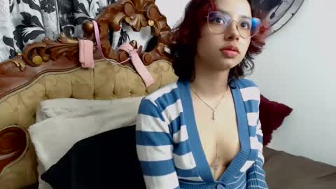 Snapshot of kiaralenon chatting on 12/05/24, 10:45 kiaralenon online show from 12/05/24, 10:45