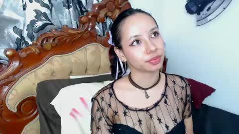 Snapshot of kiaralenon chatting on 01/29/25, 01:58 kiaralenon online show from 01/29/25, 01:58