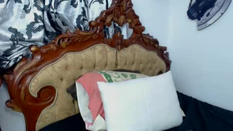 Snapshot of kiaralenon chatting on 02/19/25, 11:25 kiaralenon online show from 02/19/25, 11:25