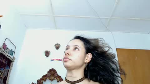 Snapshot of kiaralenon chatting on 10/05/25, 12:42 kiaralenon online show from 10/05/25, 12:42