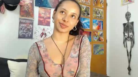 kiaralenon online show from 12/16/25, 01:21