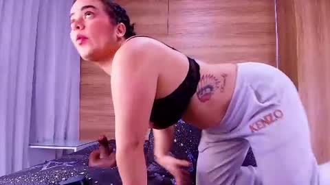 kiaralopez_ online show from 06/11/26, 03:04