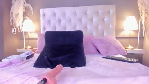 Snapshot of kiaraprincess_ chatting on 06/08/26, 01:28 KIARA online show from 06/08/26, 01:28