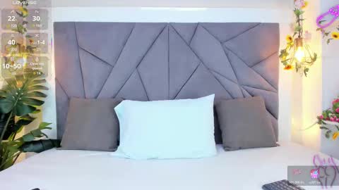 kiarha  online show from 11/12/25, 03:18